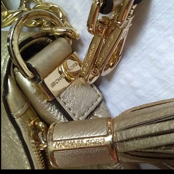 **WKEND SALE** Michael Kors Metallic Pale Gold Bedford Tassel Med - Picture 16 of 16